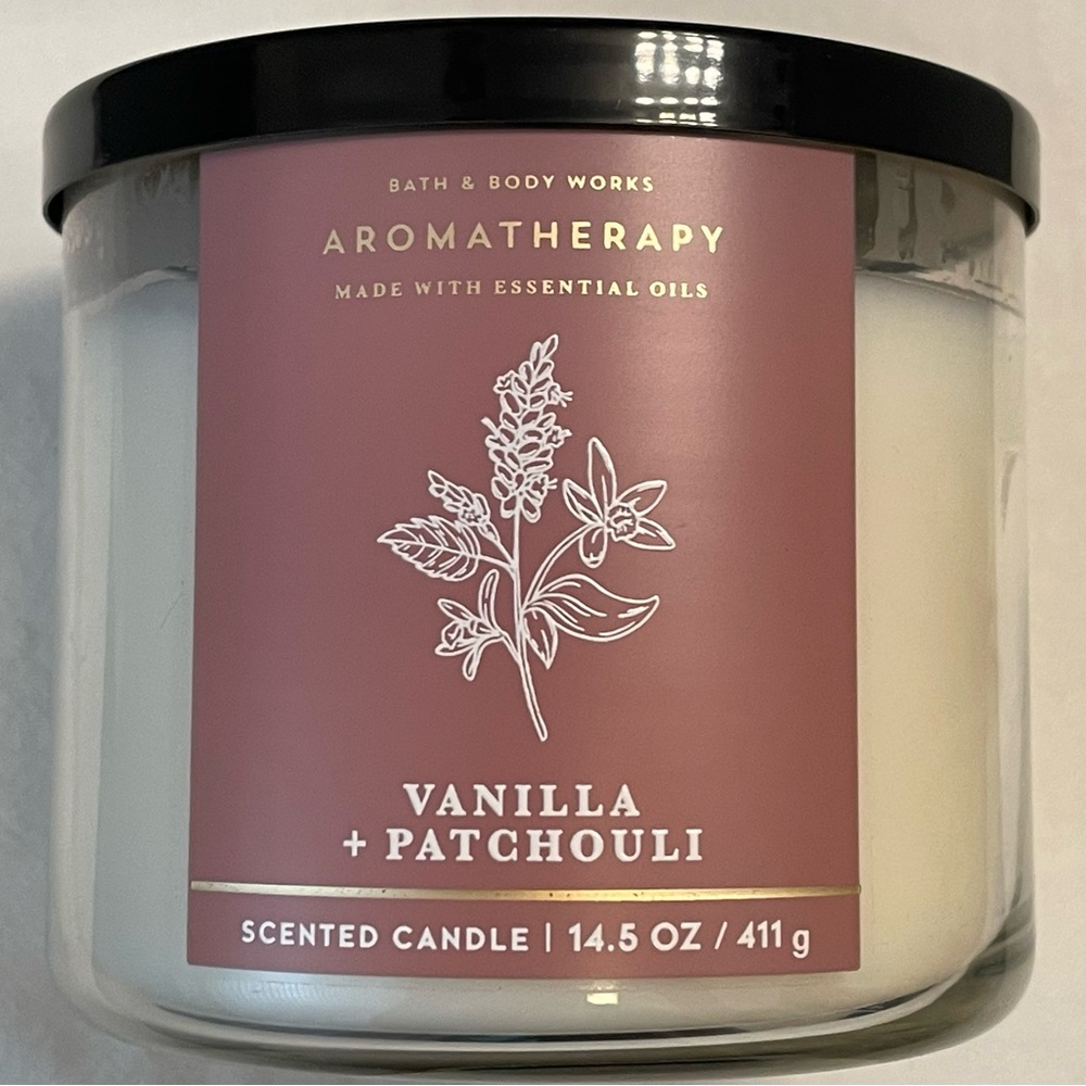 BATH & BODY WORKS VANILLA + PATCHOULI CANDLE